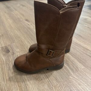 Little girls size 11 OshKosh Boots!